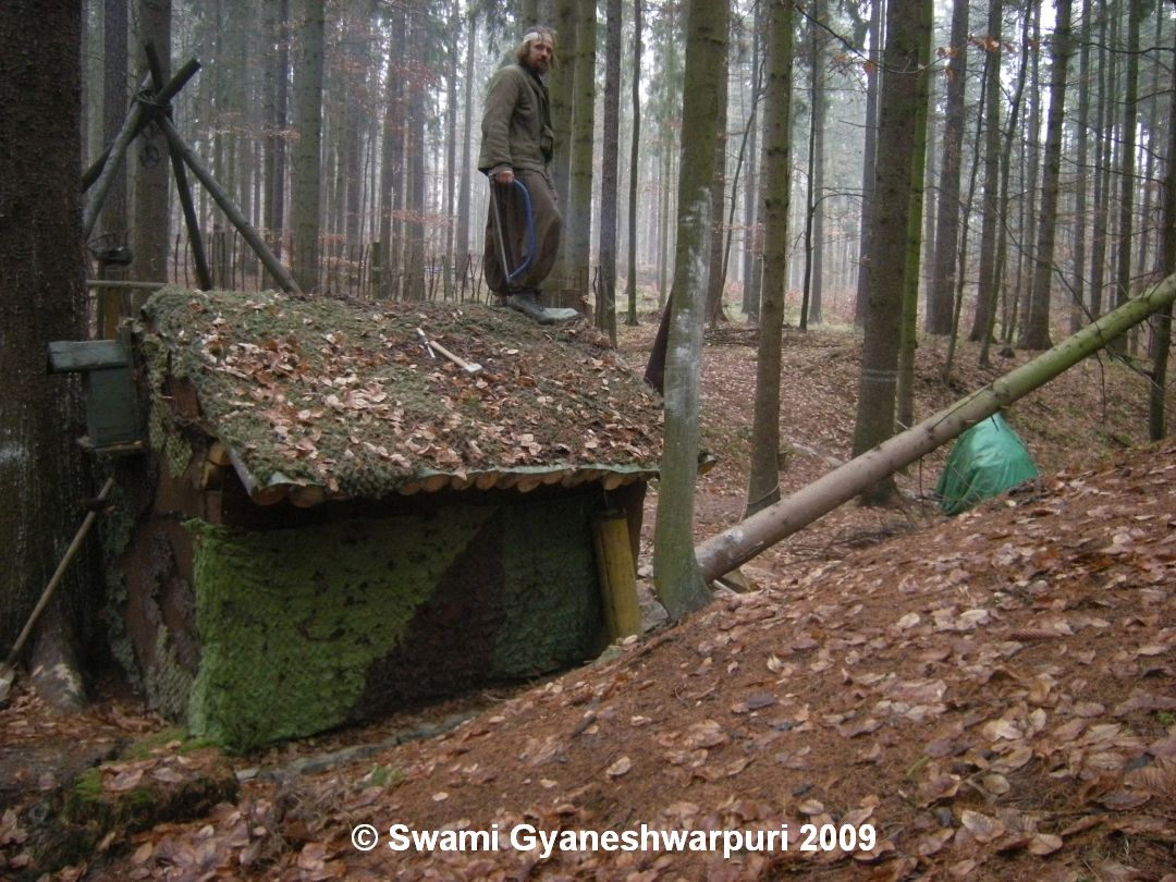 Poustevník Gyaneshwarpuri. Děravka 2009